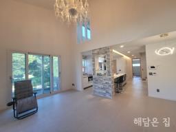 매매,전세 동시 진행중! 계곡이 도보거리에 있는 숲세권 독립적 남향 철근콘크리트 신축 주택_썸네일_5