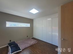 매매,전세 동시 진행중! 계곡이 도보거리에 있는 숲세권 독립적 남향 철근콘크리트 신축 주택_썸네일_9