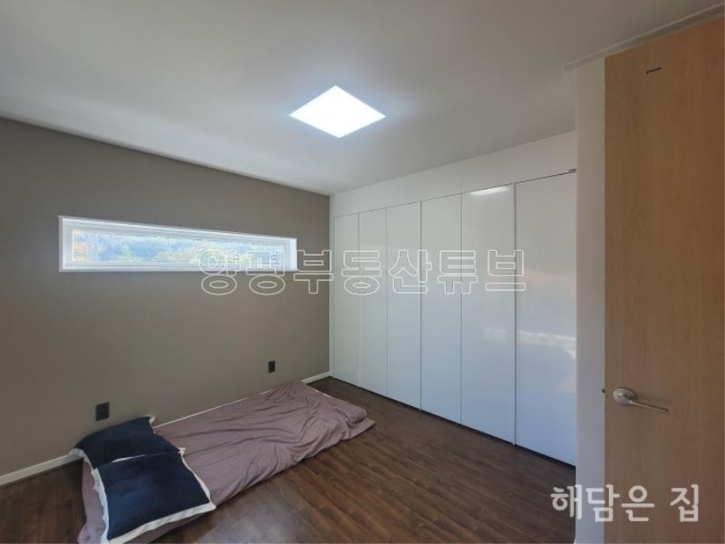 매매,전세 동시 진행중! 계곡이 도보거리에 있는 숲세권 독립적 남향 철근콘크리트 신축 주택_9