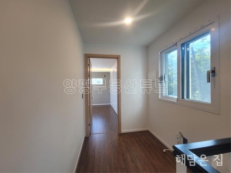 매매,전세 동시 진행중! 계곡이 도보거리에 있는 숲세권 독립적 남향 철근콘크리트 신축 주택_12