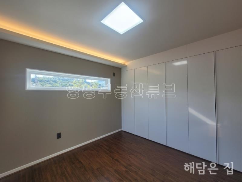 매매,전세 동시 진행중! 계곡이 도보거리에 있는 숲세권 독립적 남향 철근콘크리트 신축 주택_13