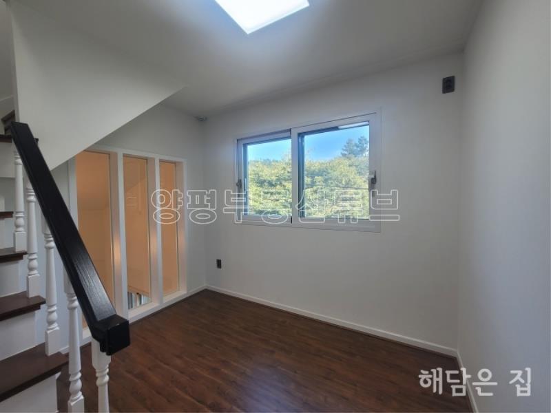 매매,전세 동시 진행중! 계곡이 도보거리에 있는 숲세권 독립적 남향 철근콘크리트 신축 주택_15