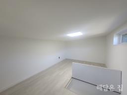 매매,전세 동시 진행중! 계곡이 도보거리에 있는 숲세권 독립적 남향 철근콘크리트 신축 주택_썸네일_16