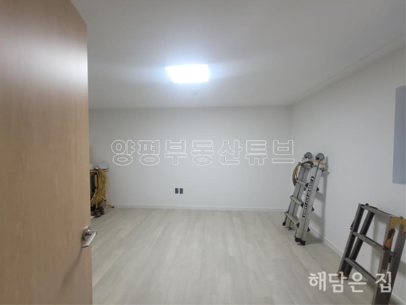 매매,전세 동시 진행중! 계곡이 도보거리에 있는 숲세권 독립적 남향 철근콘크리트 신축 주택_18