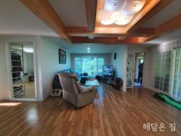 옥천면 신복리에 위치한 숲세권 개울이 있는 예쁜 마을 속 전원주택