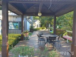 옥천면 신복리에 위치한 숲세권 개울이 있는 예쁜 마을 속 전원주택_썸네일_2