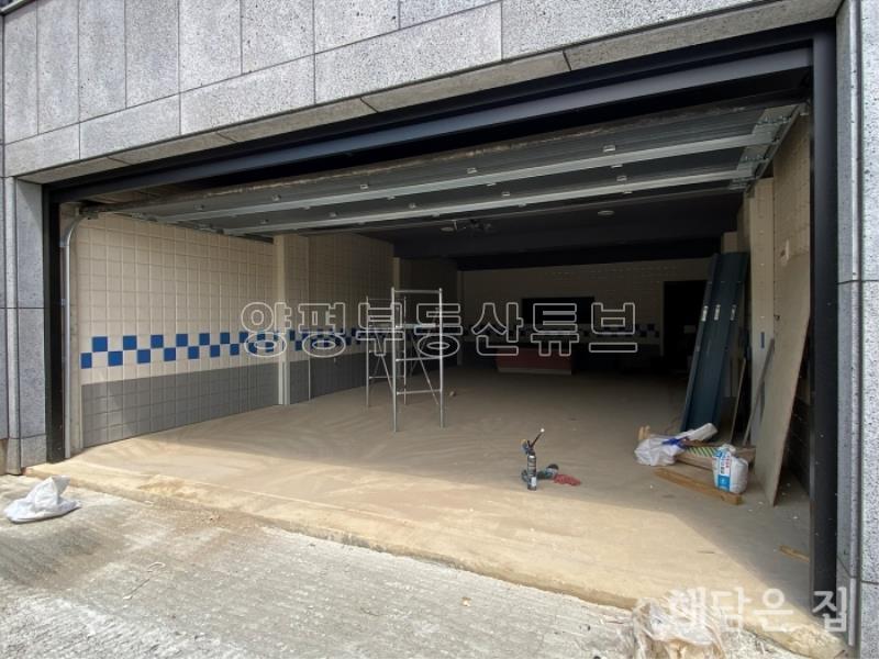 2층 시원하게 강조망되는 신축 주택! 잘 관리된 잔디마당과 교행가능한 단지 내 도로!_9