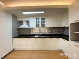 2층 시원하게 강조망되는 신축 주택! 잘 관리된 잔디마당과 교행가능한 단지 내 도로!_썸네일_11