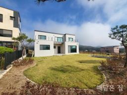 옥천면생활권 도보 이용가능한 철근콘크리트 신축 주택! 남향,동향으로 조망이랑 채광 굿!_썸네일_4