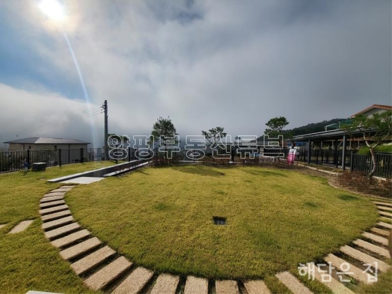 옥천면생활권 도보 이용가능한 철근콘크리트 신축 주택! 남향,동향으로 조망이랑 채광 굿!_6