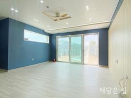 옥천면생활권 도보 이용가능한 철근콘크리트 신축 주택! 남향,동향으로 조망이랑 채광 굿!_썸네일_8