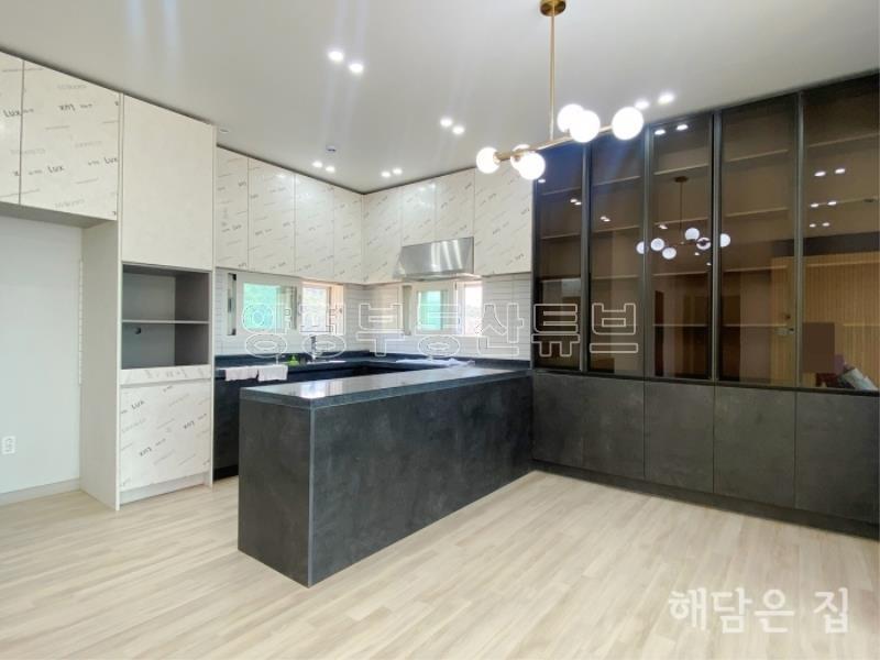 옥천면생활권 도보 이용가능한 철근콘크리트 신축 주택! 남향,동향으로 조망이랑 채광 굿!_9