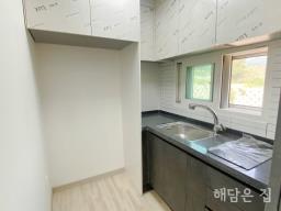 옥천면생활권 도보 이용가능한 철근콘크리트 신축 주택! 남향,동향으로 조망이랑 채광 굿!_썸네일_11