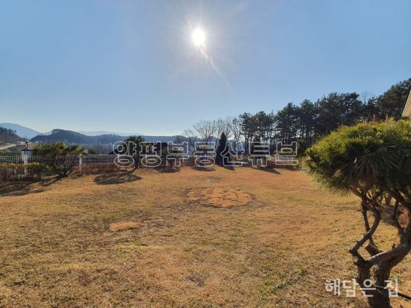 동일한 디자인의 건축으로 조성된 전원단지내 단층주택_4