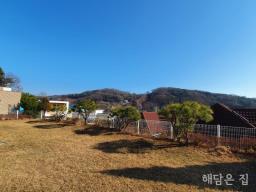 동일한 디자인의 건축으로 조성된 전원단지내 단층주택_썸네일_5