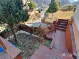 동일한 디자인의 건축으로 조성된 전원단지내 단층주택_썸네일_7