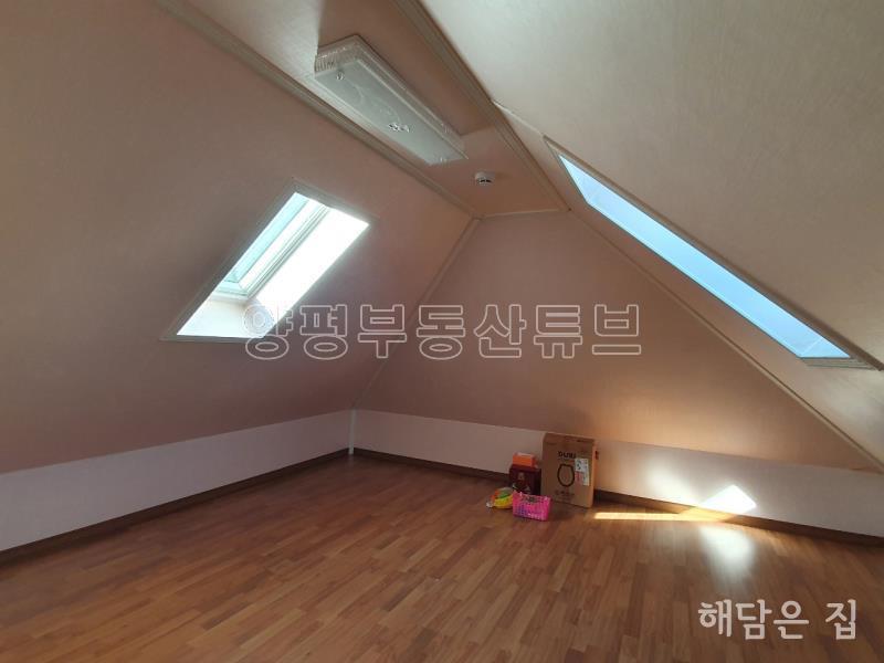 동일한 디자인의 건축으로 조성된 전원단지내 단층주택_17