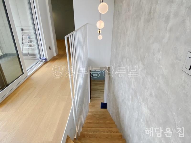 남한강조망되는 동향 철근콘크리트 진입좋은 단지형 주택!_16