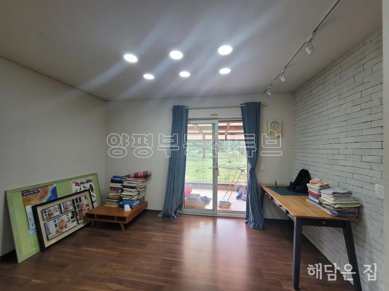 용문천이 앞에 흐르는 배산임수의 용문 덕촌리의 전원주택_13