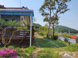 산자락에 입지한 계곡인근 동향 철근콘크리트 단층주택!_썸네일_1