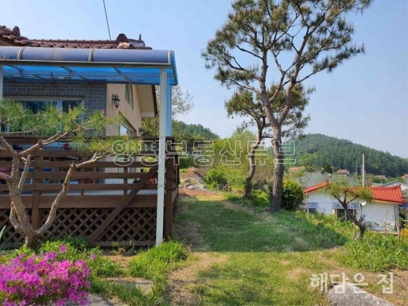 산자락에 입지한 계곡인근 동향 철근콘크리트 단층주택!_1