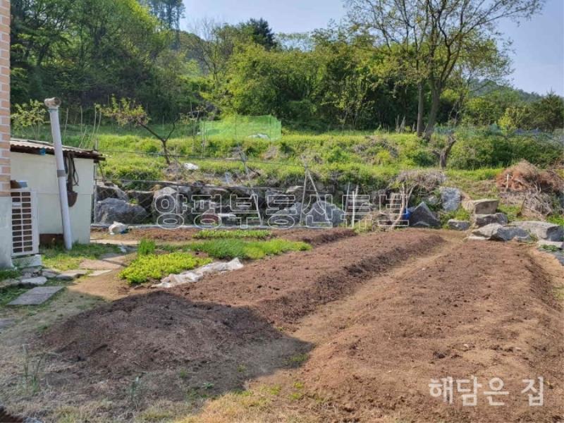 산자락에 입지한 계곡인근 동향 철근콘크리트 단층주택!_5