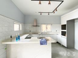 단열 우수한 정남향 신축 주택!개방감 있는 천정과 전열환기시스템으로 환기 용이!_썸네일_10