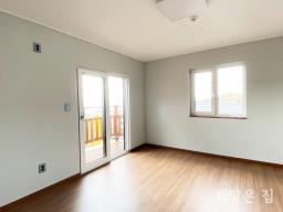 단열 우수한 정남향 신축 주택!개방감 있는 천정과 전열환기시스템으로 환기 용이!_썸네일_17