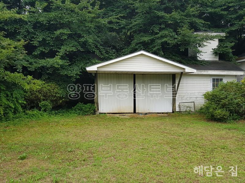 넓은 정원을 가진 강변산책로 도보거리의 전원주택_4