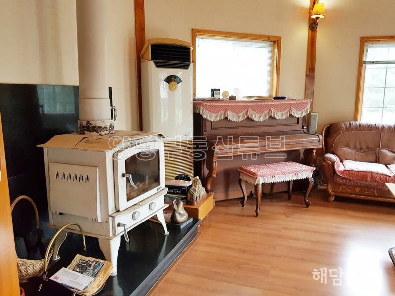 넓은 정원을 가진 강변산책로 도보거리의 전원주택_6