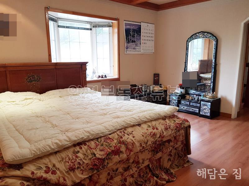 넓은 정원을 가진 강변산책로 도보거리의 전원주택_9