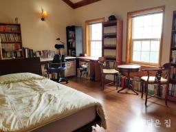 넓은 정원을 가진 강변산책로 도보거리의 전원주택_썸네일_12