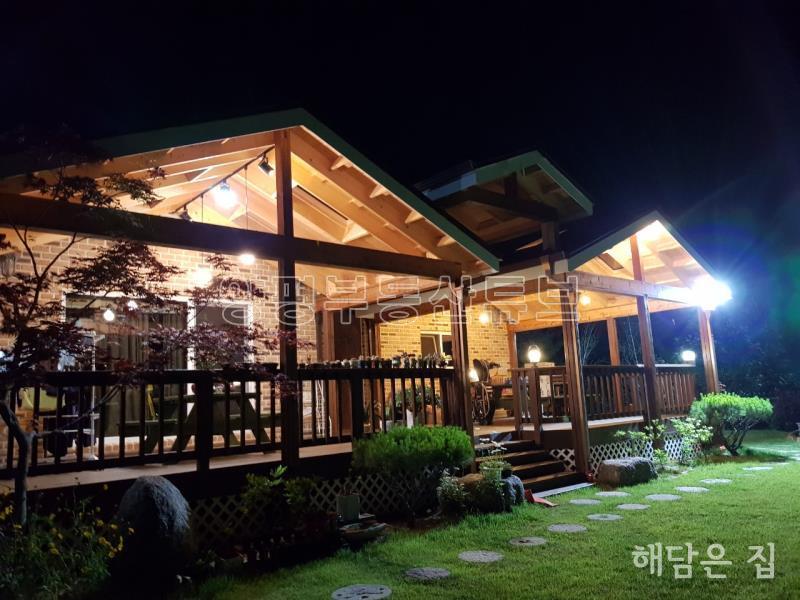 옥천면 용천리 소규모 단지 내의 전망 트인 남향의 직접 건축한 튼튼 전원 주택!_4