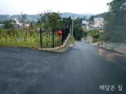 옥천면 용천리 소규모 단지 내의 전망 트인 남향의 직접 건축한 튼튼 전원 주택!_썸네일_6