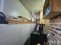 옥천면 용천리 소규모 단지 내의 전망 트인 남향의 직접 건축한 튼튼 전원 주택!_썸네일_9