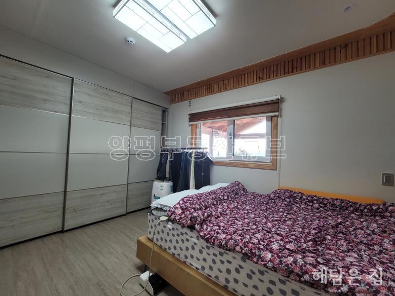 옥천면 용천리 소규모 단지 내의 전망 트인 남향의 직접 건축한 튼튼 전원 주택!_13