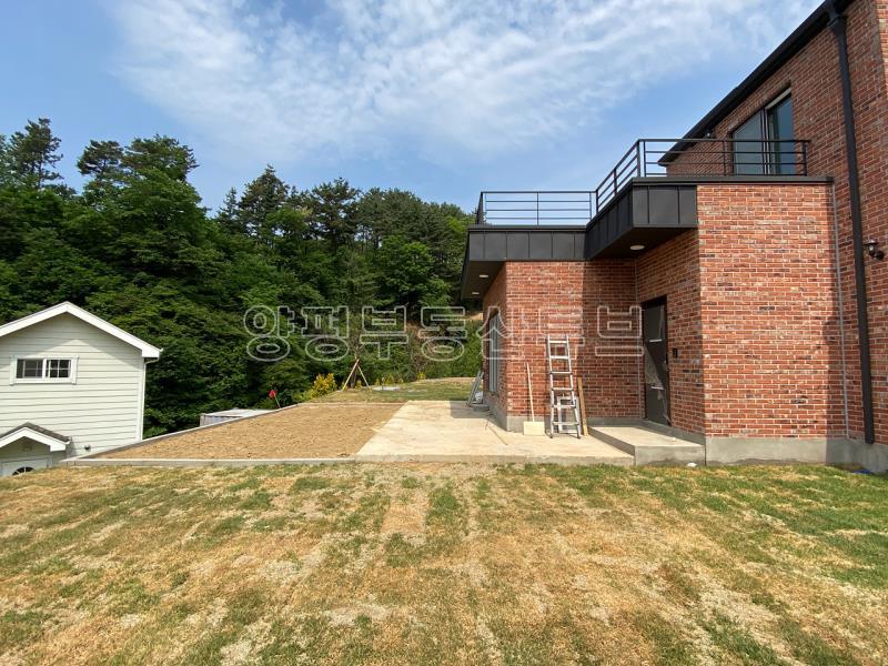 인근에 대아초등학교와 국수역이 있어서 지가 상승이 기대되는 남향의 신축 철콘 전원주택_2