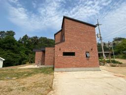 인근에 대아초등학교와 국수역이 있어서 지가 상승이 기대되는 남향의 신축 철콘 전원주택_썸네일_6