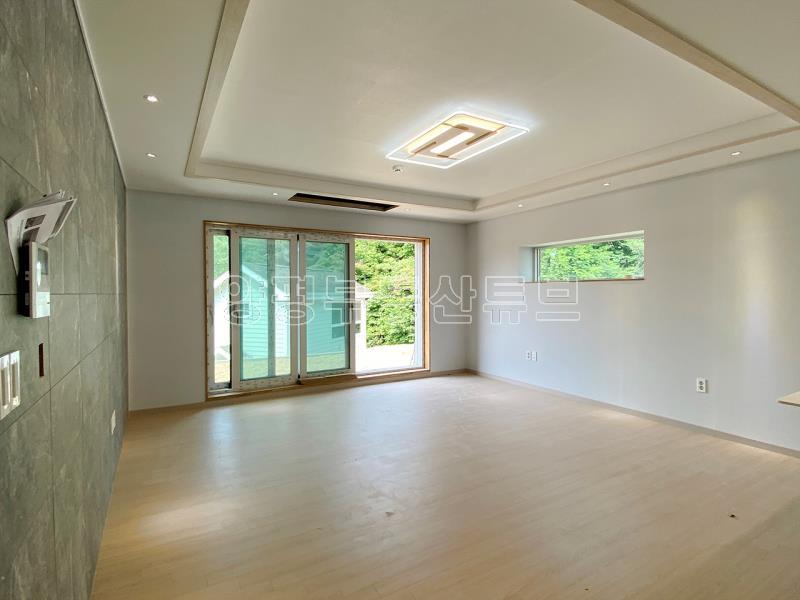 인근에 대아초등학교와 국수역이 있어서 지가 상승이 기대되는 남향의 신축 철콘 전원주택_7