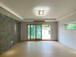 인근에 대아초등학교와 국수역이 있어서 지가 상승이 기대되는 남향의 신축 철콘 전원주택_썸네일_8