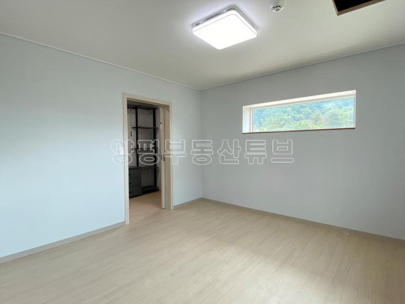 인근에 대아초등학교와 국수역이 있어서 지가 상승이 기대되는 남향의 신축 철콘 전원주택_15