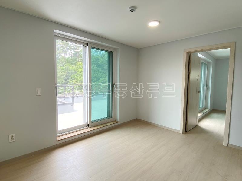 인근에 대아초등학교와 국수역이 있어서 지가 상승이 기대되는 남향의 신축 철콘 전원주택_17