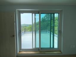 인근에 대아초등학교와 국수역이 있어서 지가 상승이 기대되는 남향의 신축 철콘 전원주택_썸네일_19