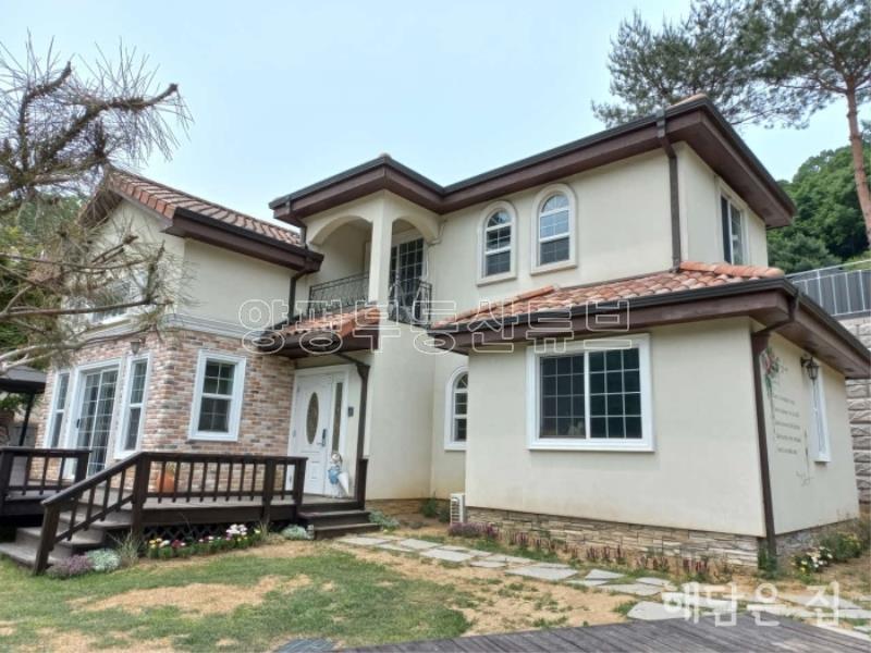 남향 열린 산세조망권의 전원주택!전원주택라이프 표지로 사용된 조용하고 한적한 입지!_1