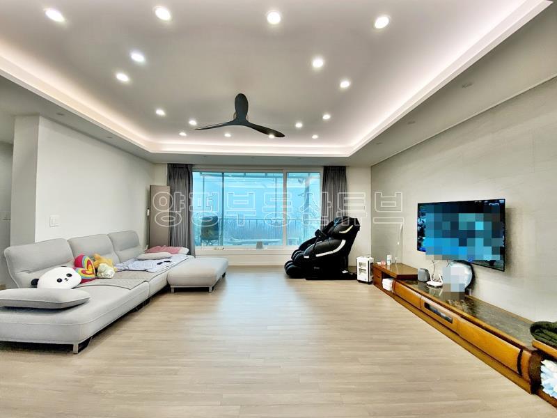 탁트인 전망에 양평시내가  한눈에 내려다  백운봉 자락에 있는 전원주택_3