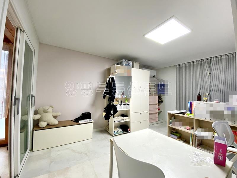 탁트인 전망에 양평시내가  한눈에 내려다  백운봉 자락에 있는 전원주택_19