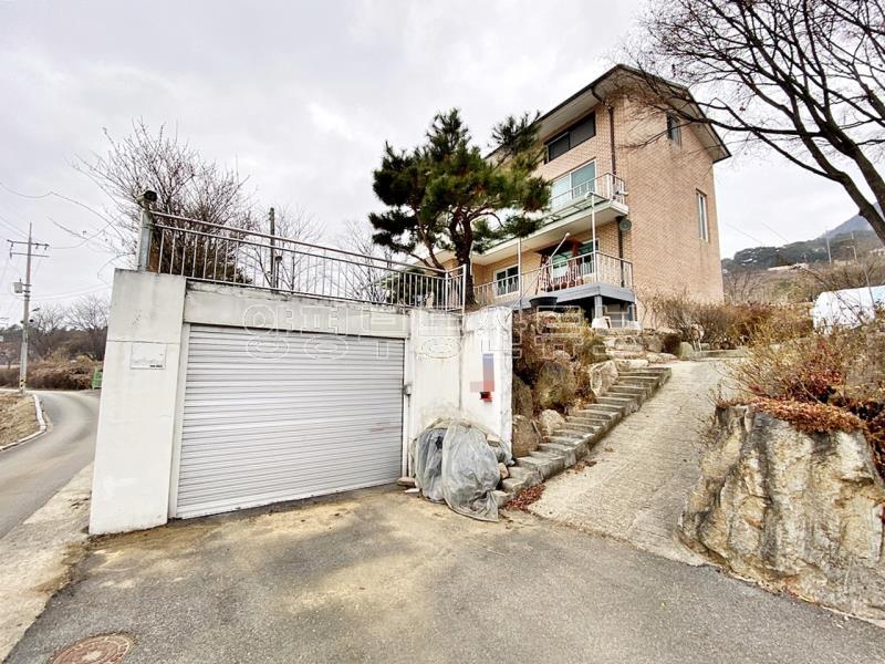 탁트인 전망에 양평시내가  한눈에 내려다  백운봉 자락에 있는 전원주택_24