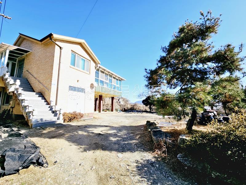 남한강의 풍경이 한 눈에 들어오는 가격대비 훌륭한 전원주택_2