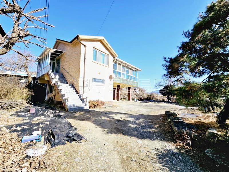 남한강의 풍경이 한 눈에 들어오는 가격대비 훌륭한 전원주택_4