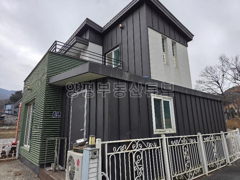 2차선 도로 접근성 좋은 평지의 단지 조성 되어 있는 전원주택 전세_1